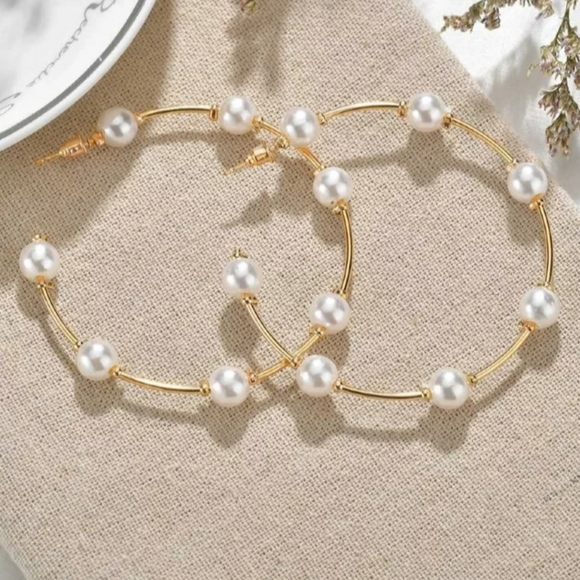 🎀Glamorous Pearl Large Circle Earrings - Picture 2 of 5